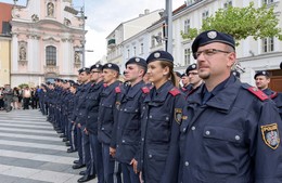 185 Grenzpolizistinnen und -polizisten feiern Ausbildungsabschluss